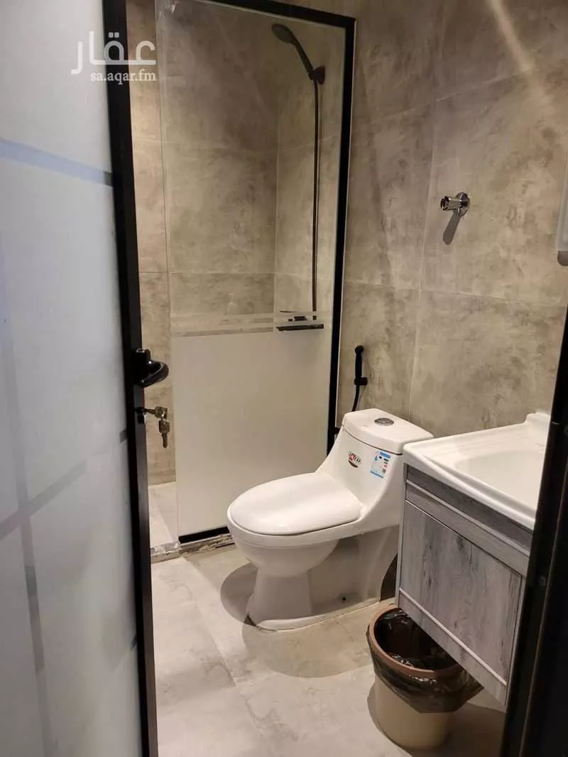 شقة 5 غرف في الحمرا 2