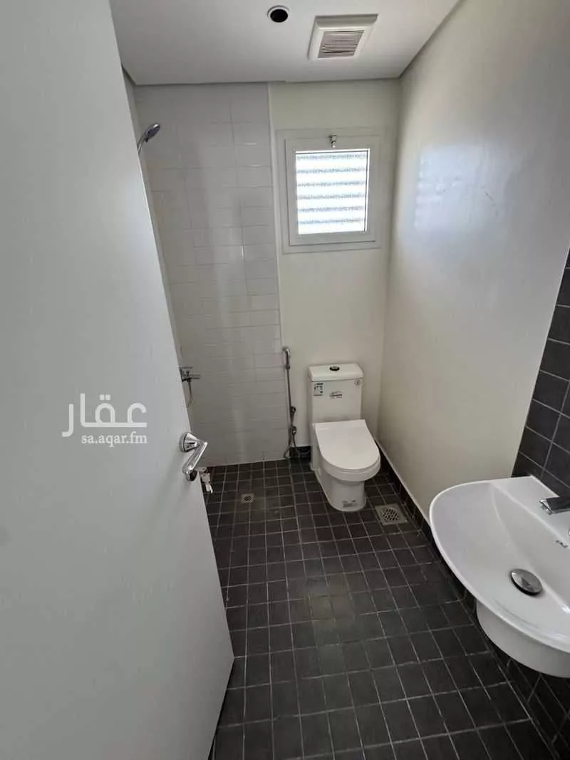 4 bedroom villa in Al Farouq, Riyadh 14