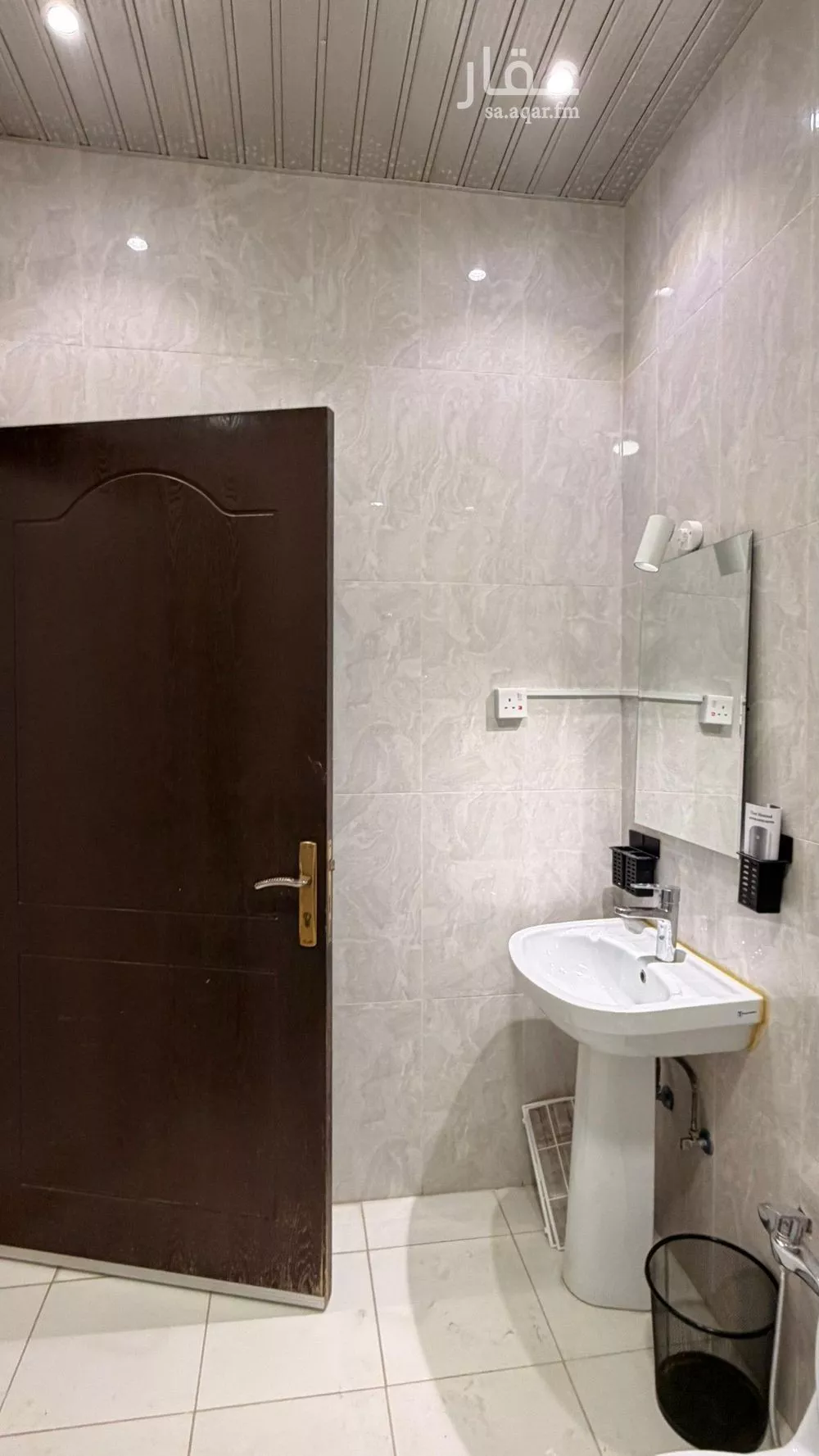 شقة 2 غرف في الملقا 3