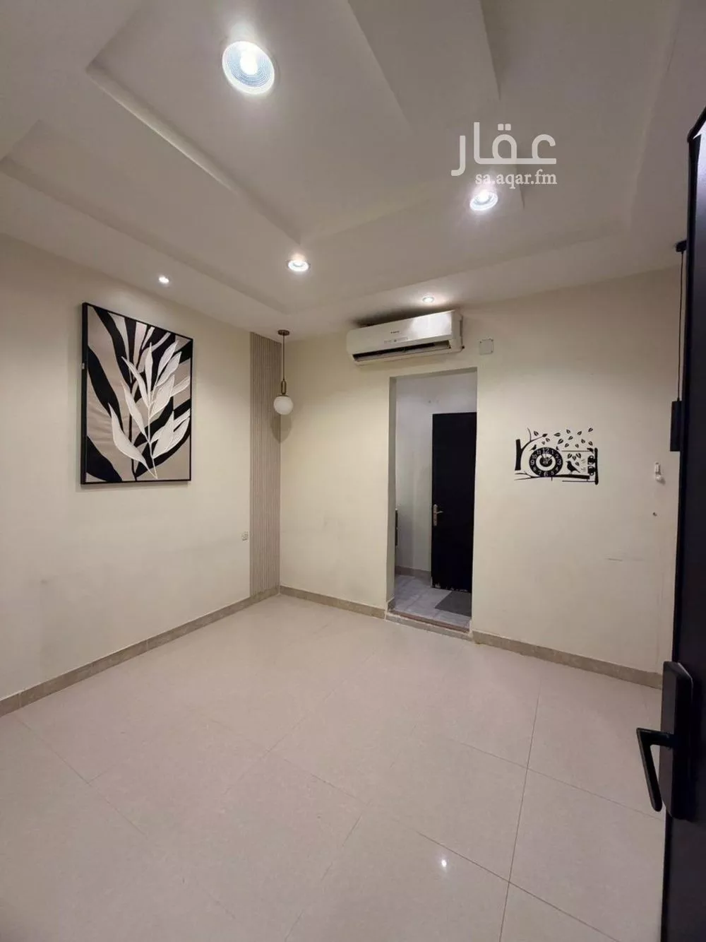 شقة 1 غرف في الملقا 4