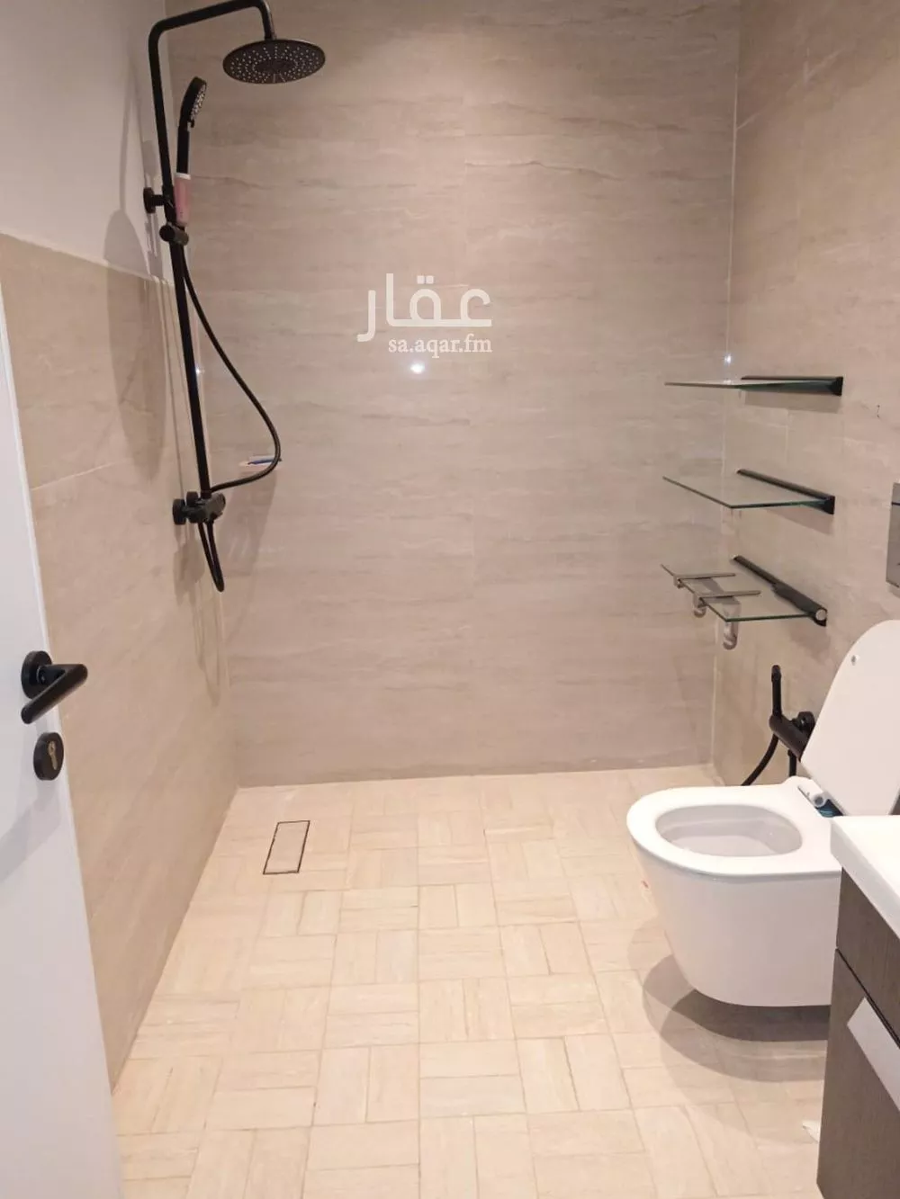 شقة 2 غرف في الملقا 4