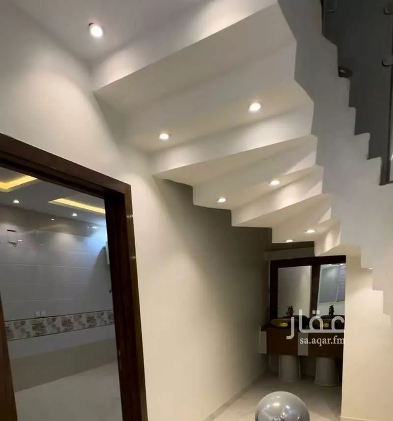 5 bedroom villa in Dhahrat Namar, Riyadh 11