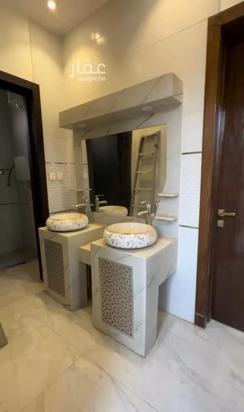 5 bedroom villa in Dhahrat Namar, Riyadh 4