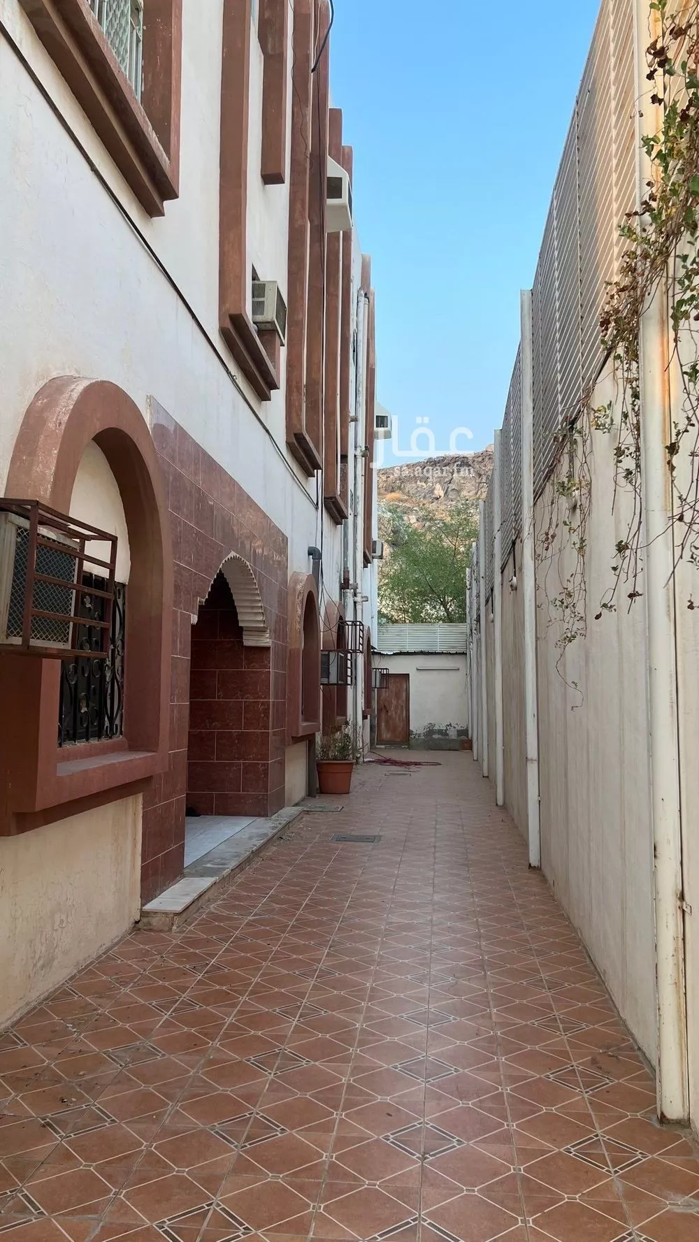 عمارة 900 م² في العوالي 3