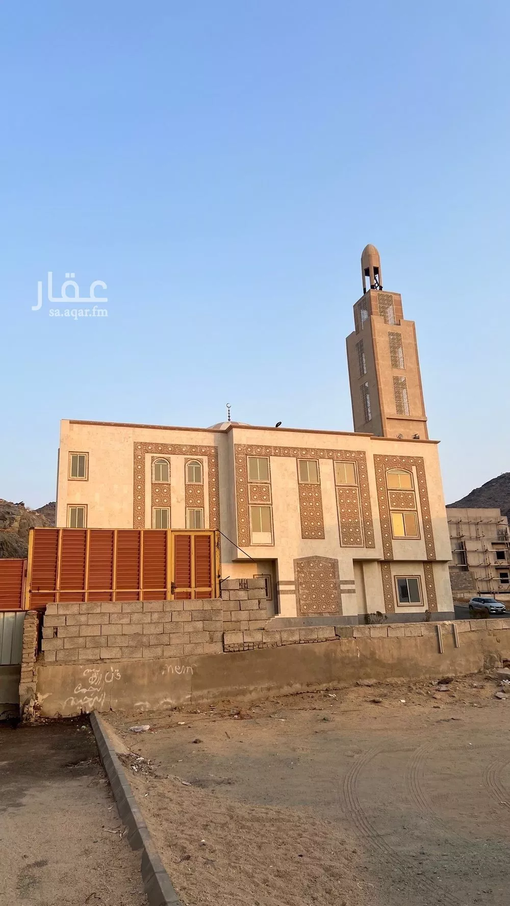 عمارة 900 م² في العوالي 5