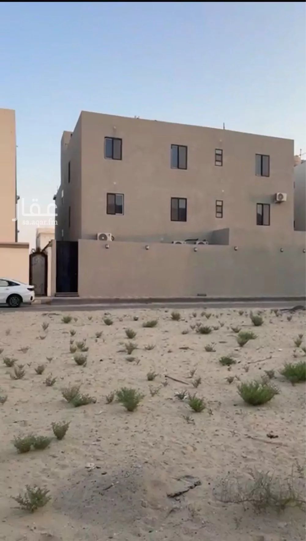 شقة 12 غرف في ضاحية الملك فهد 4