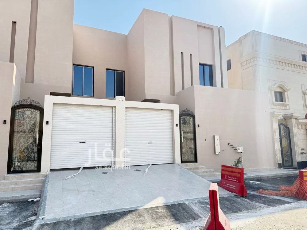 فيلا 6 غرف في طيبة 2