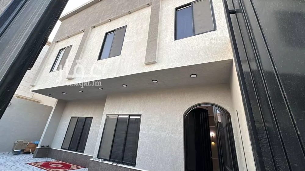 شقة 12 غرف في ضاحية الملك فهد 3