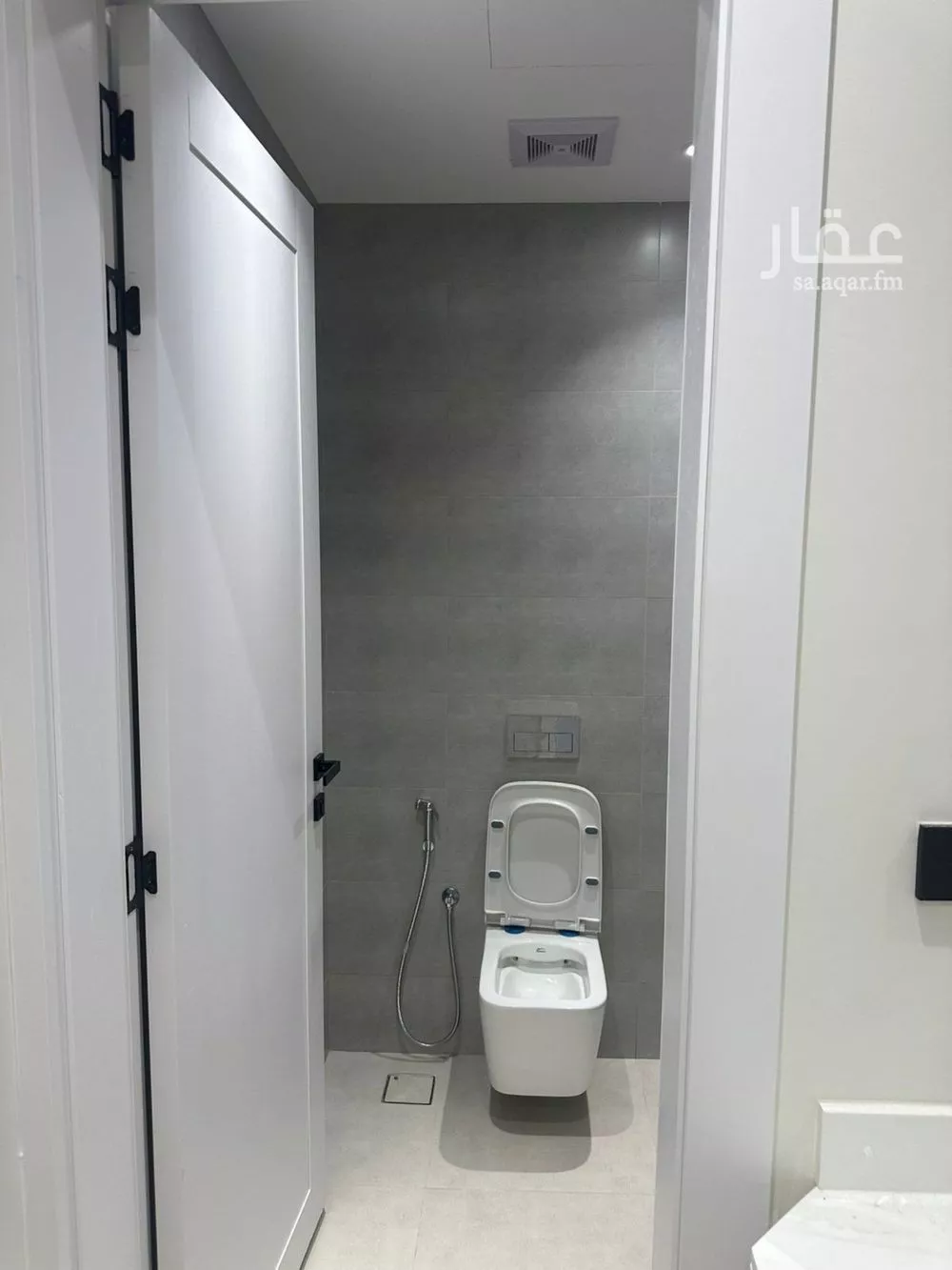 عمارة 136 م² في البحر 4