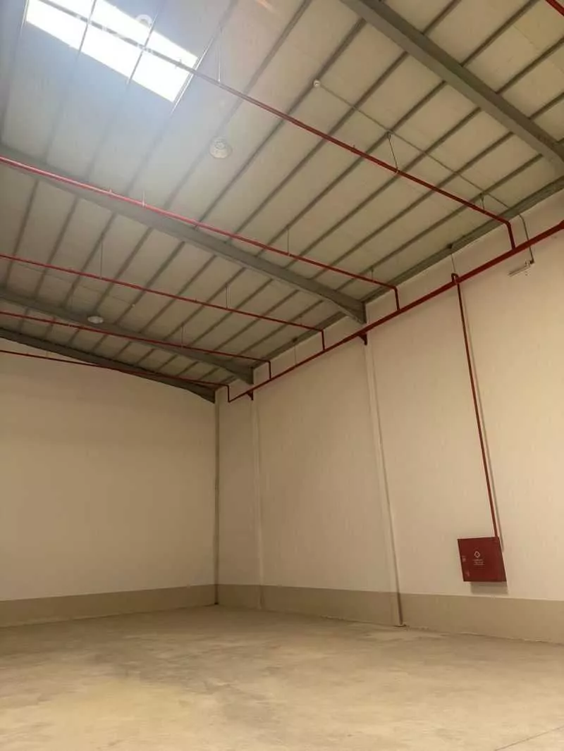 1050 sqm warehouse in An Nadhim 4
