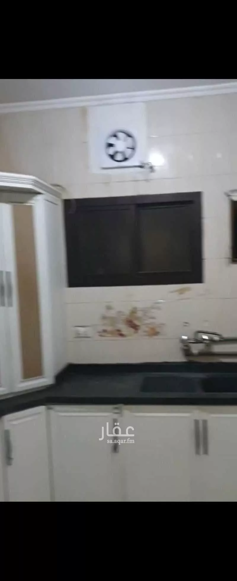 عمارة 3482 م² في العزيزية 1