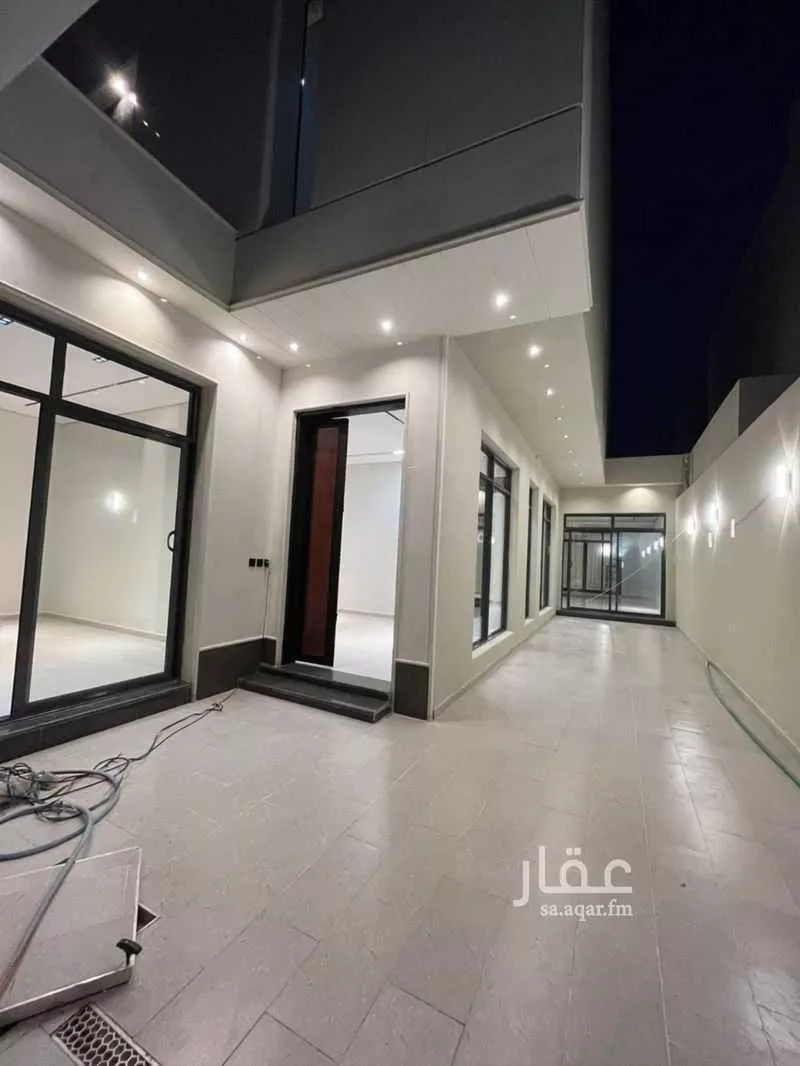 شقة 8 غرف في الرمال 1