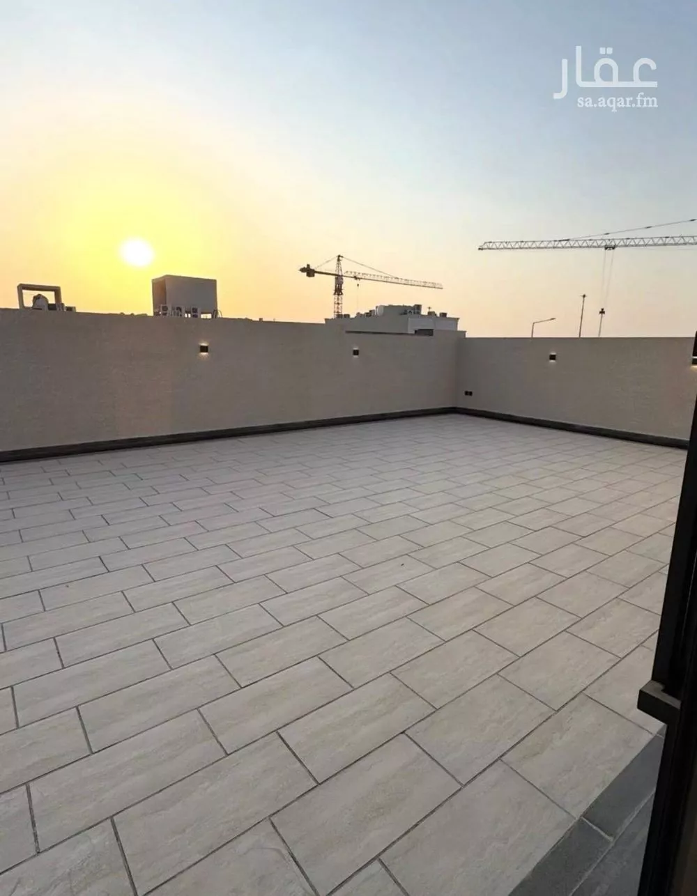 فيلا 5 غرف في الملقا 4