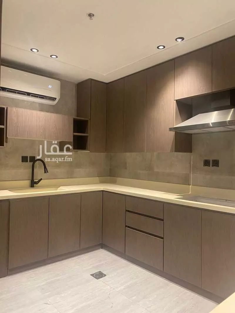 شقة 3 غرف في الحمرا 4