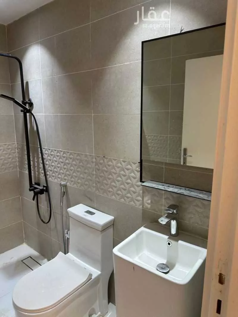 5 bedroom villa in At Taawon, Riyadh 9