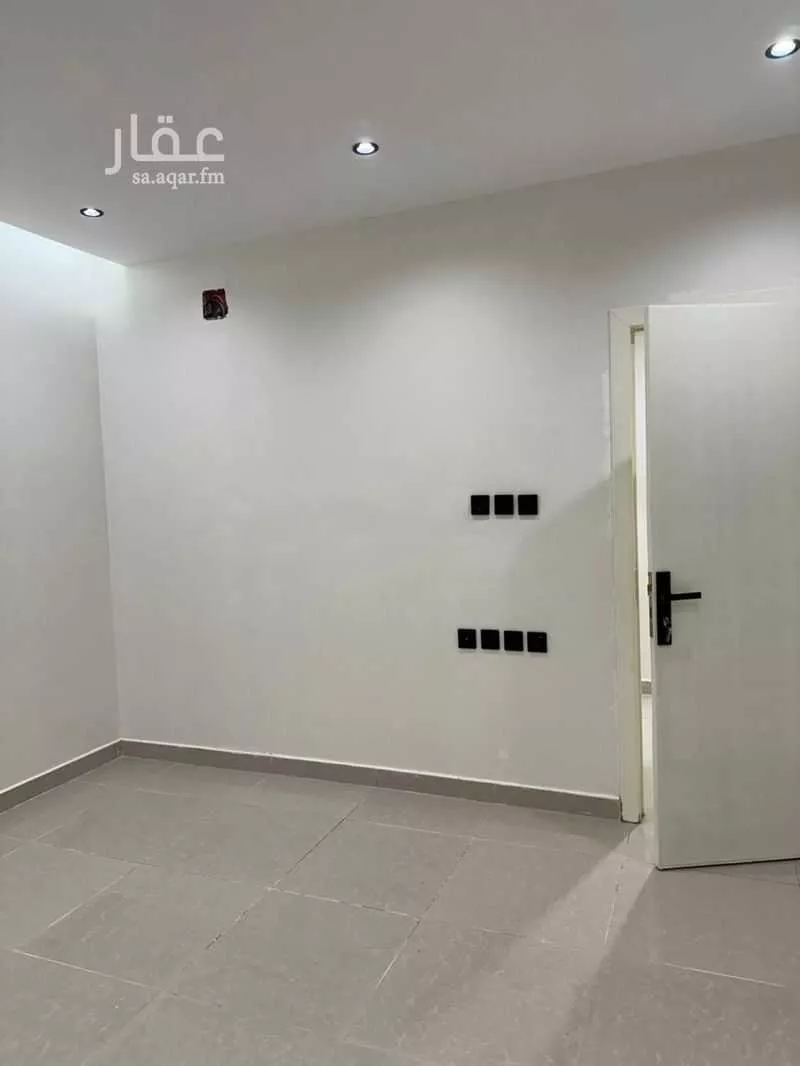 3 bedroom floor in Dhahrat Laban 4