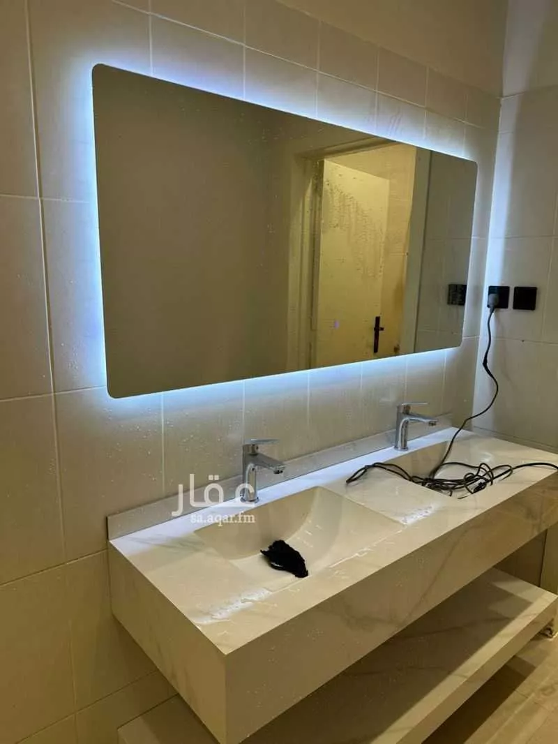 3 bedroom floor in Dhahrat Laban 2