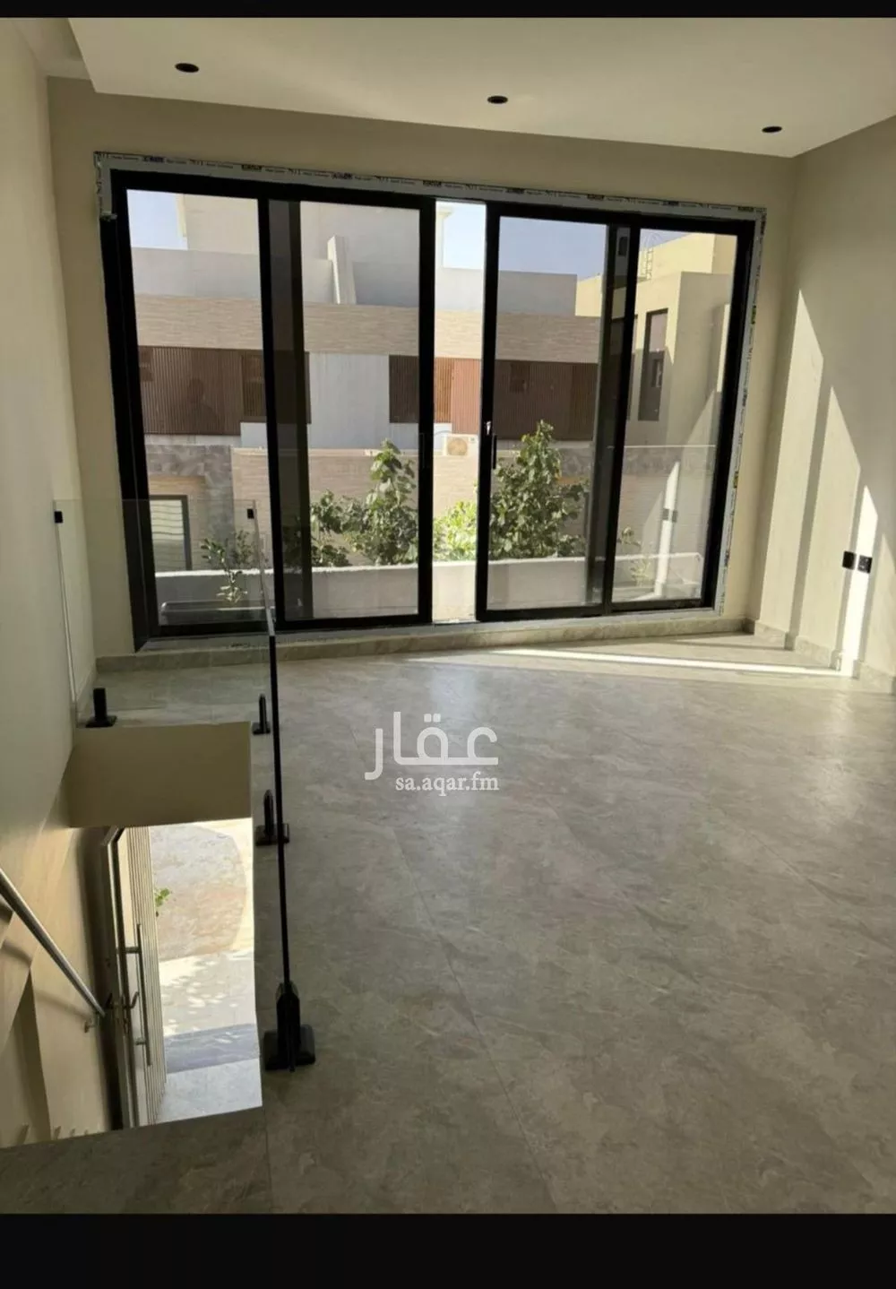 فيلا 9 غرف في النرجس 3