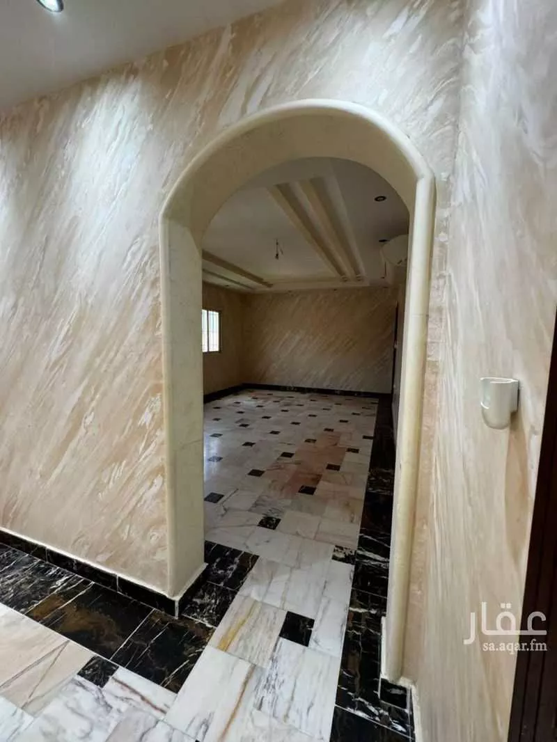 شقة 5 غرف في الروضة 5