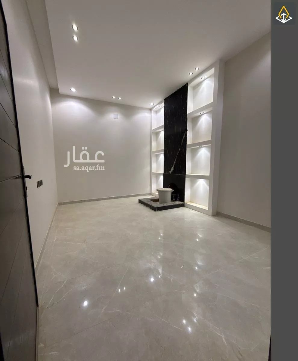4 bedroom villa in Al Janadriyah 3