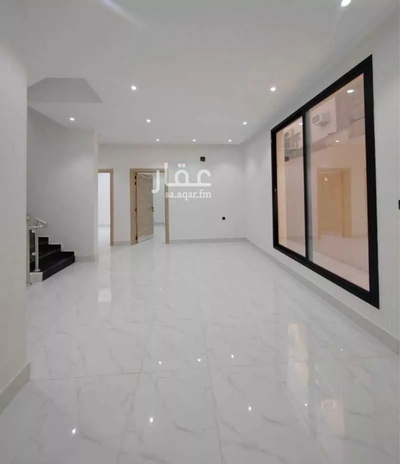 فيلا 10 غرف في العريجاء الغربية 4