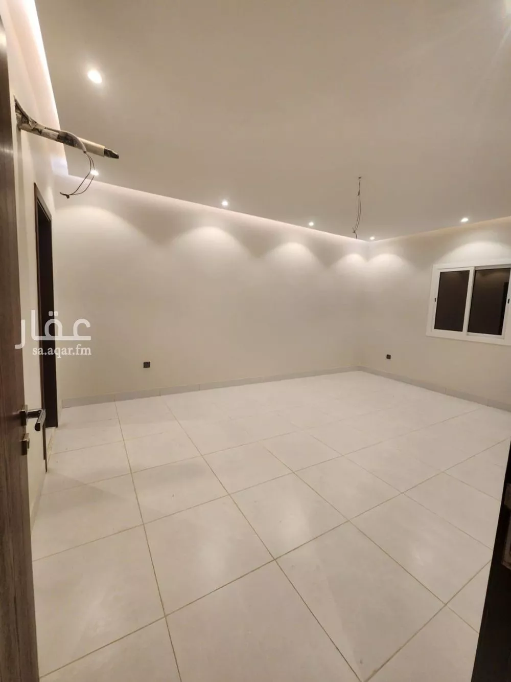 شقة 5 غرف في الواحة 5