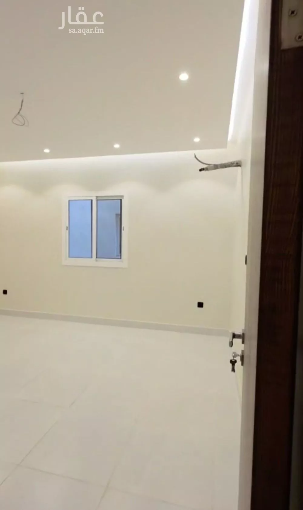 شقة 5 غرف في الواحة 4