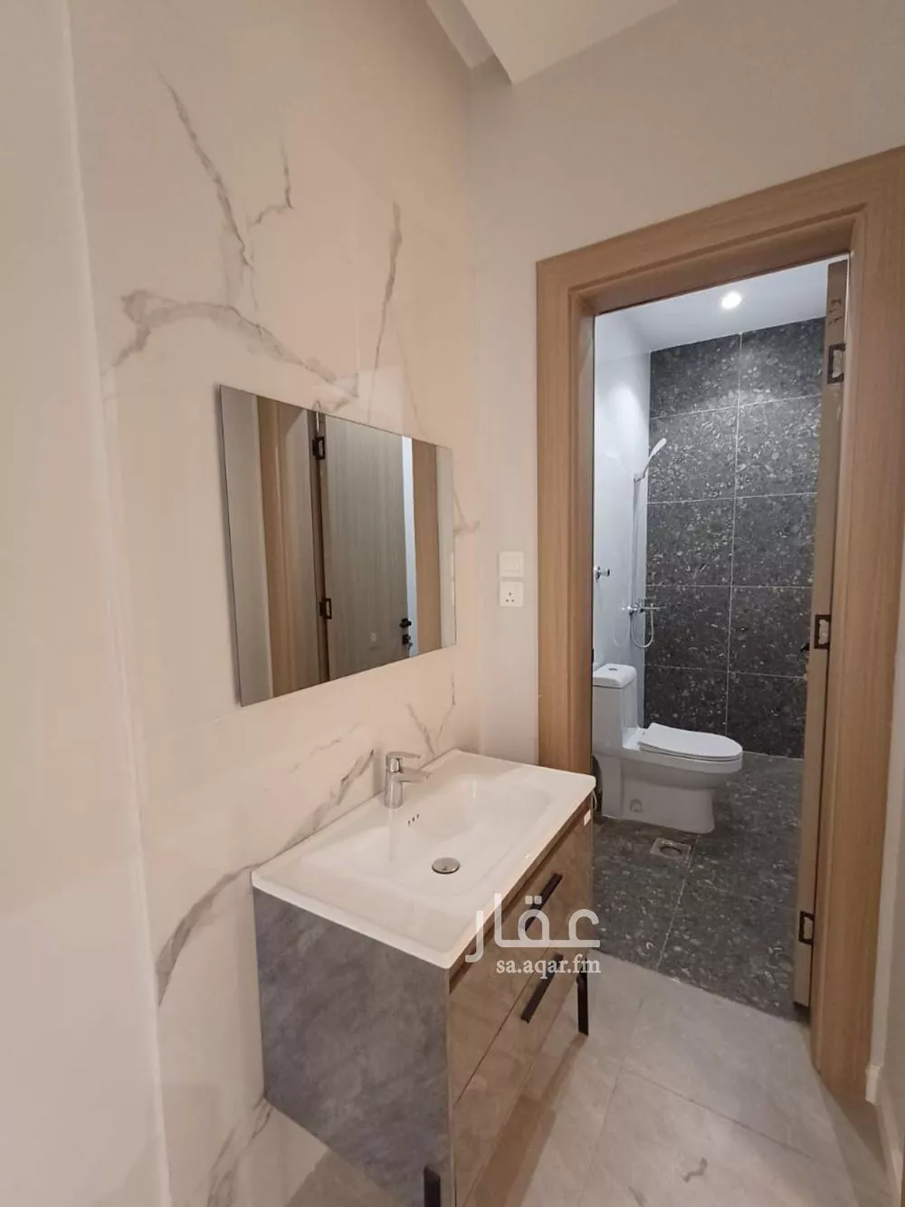 شقة 5 غرف في الريان 3