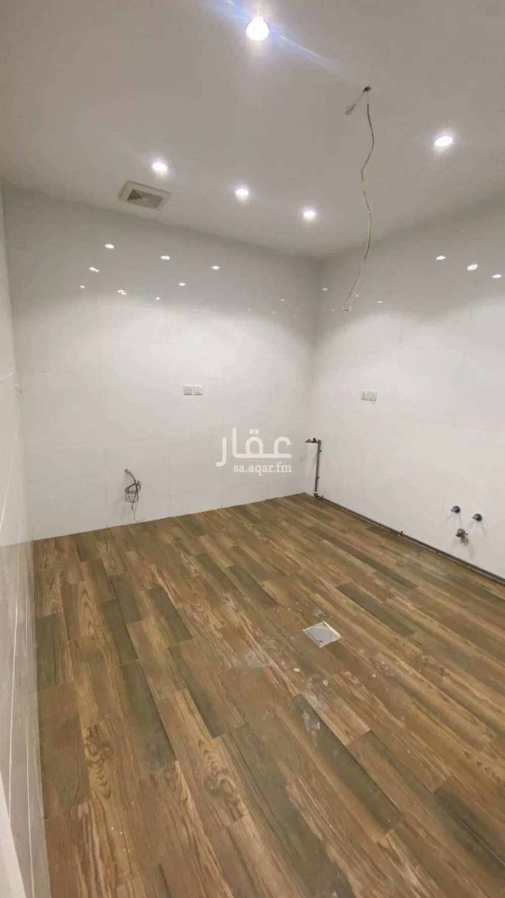 شقة 5 غرف في الواحة 4