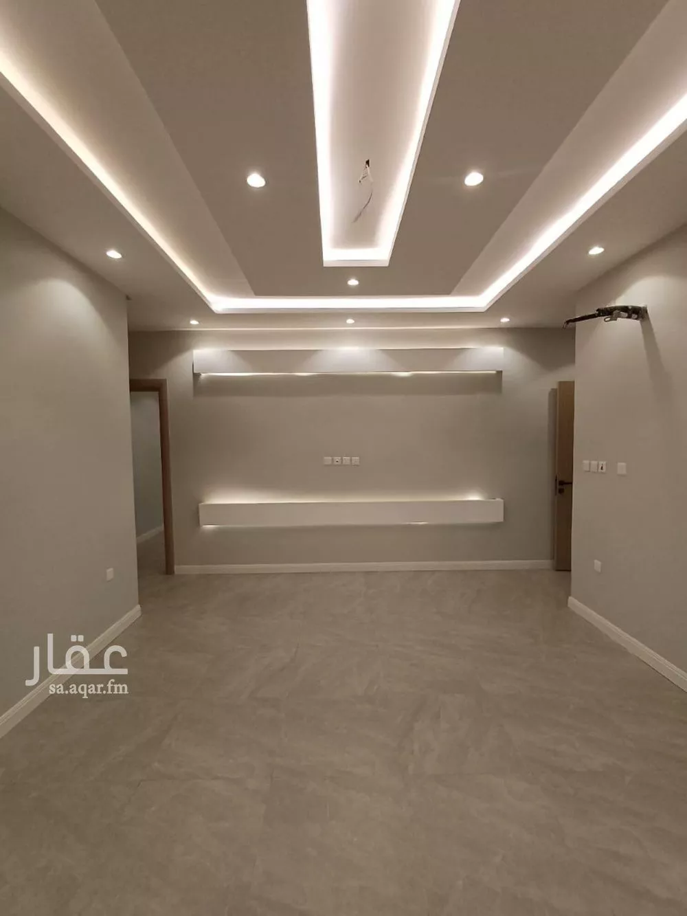 شقة 5 غرف في الريان 1