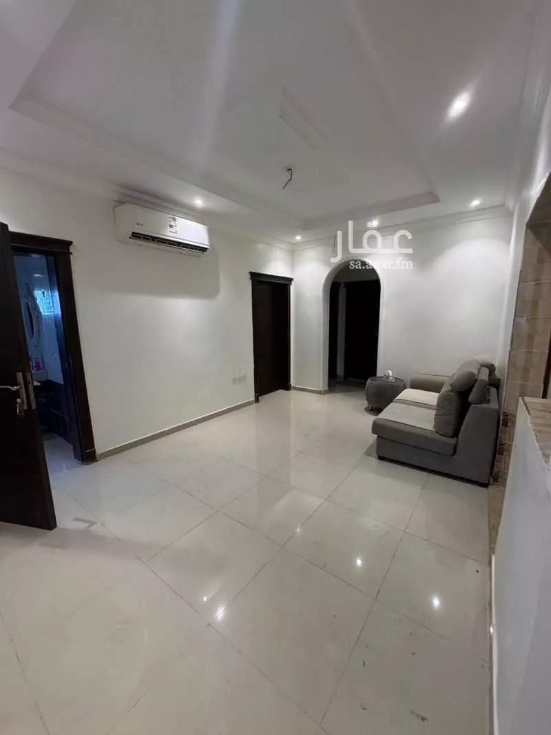 5 bedroom apartment in Muraykh 3