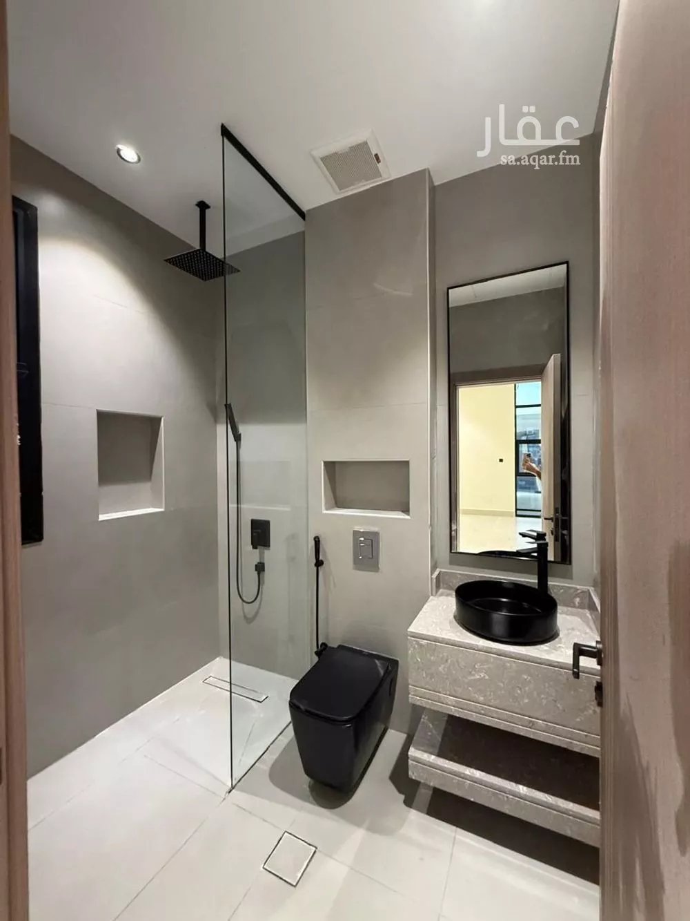 فيلا 8 غرف في الصوارى 4