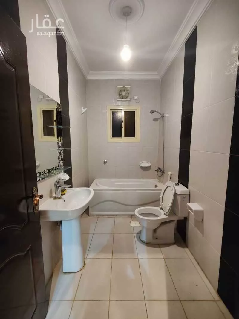 3 bedroom apartment in Al Aziziyah, Jeddah 5