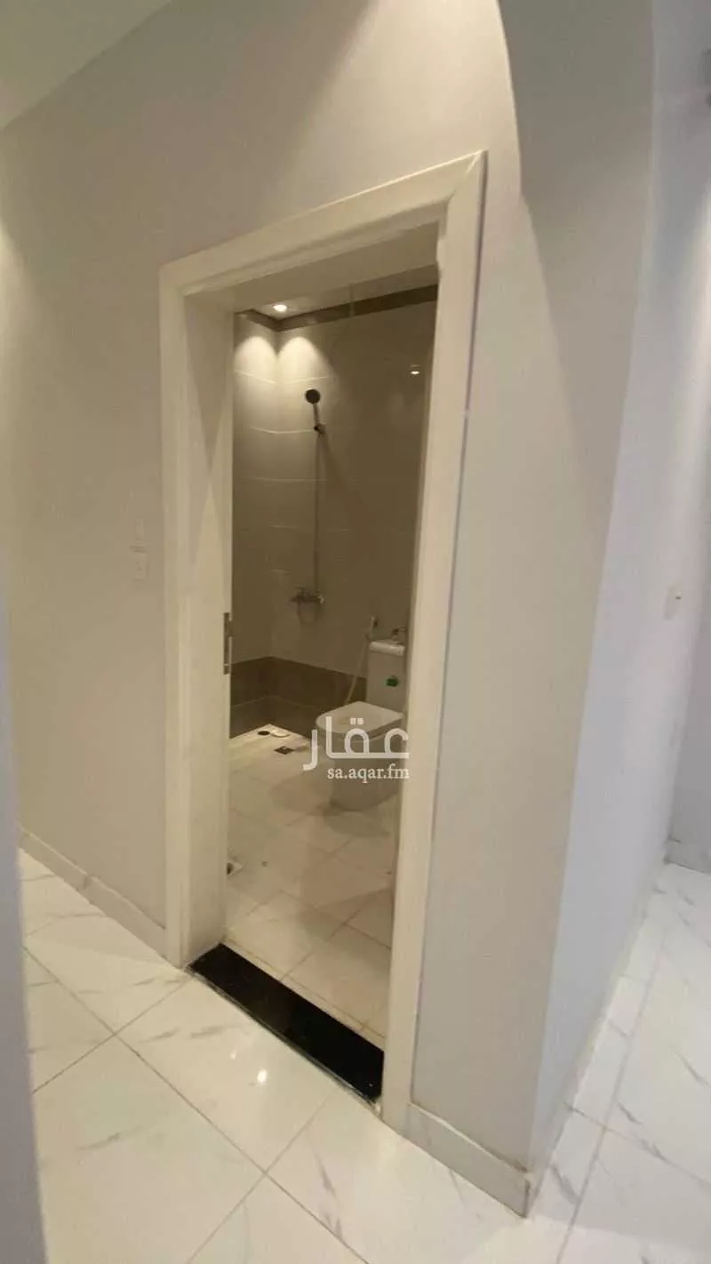 5 bedroom apartment in Al Sharafiyah, Jeddah 6