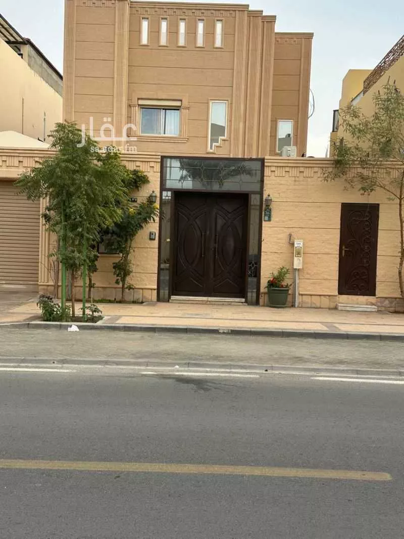 5 bedroom villa in Al Falah 1
