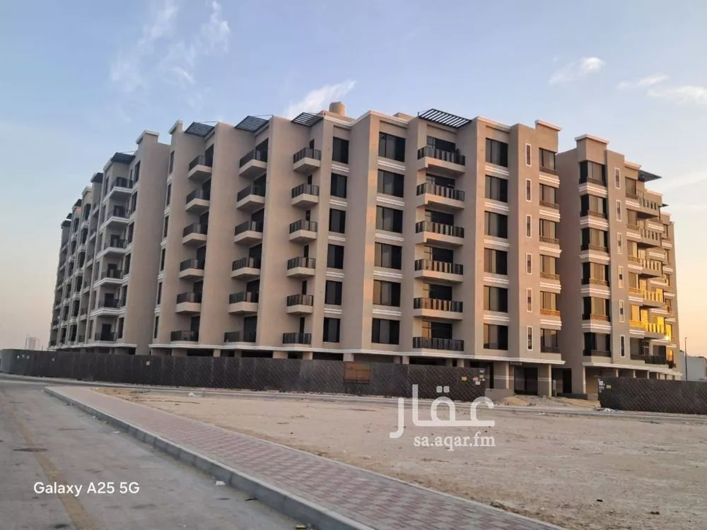 شقة 5 غرف في طيبة 3