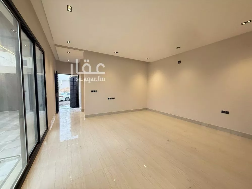 6 bedroom villa in Al Mahdiyyah 2