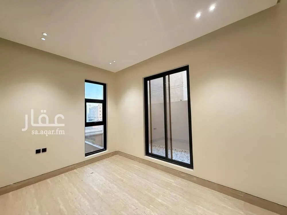 فيلا 5 غرف في المهدية 5