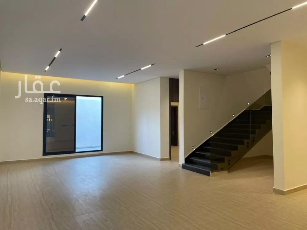 3 bedroom floor in As Suwaidi Al Gharabi 4