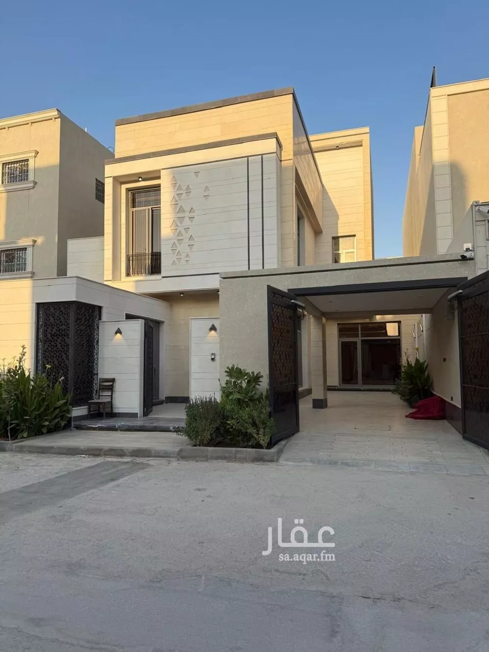 5 bedroom villa in Al Mahdiyyah 2