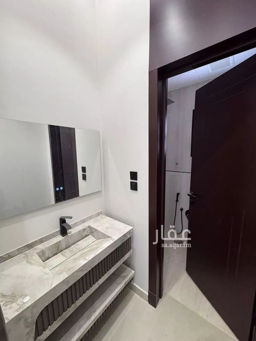 5 bedroom villa in Al Mahdiyyah 2