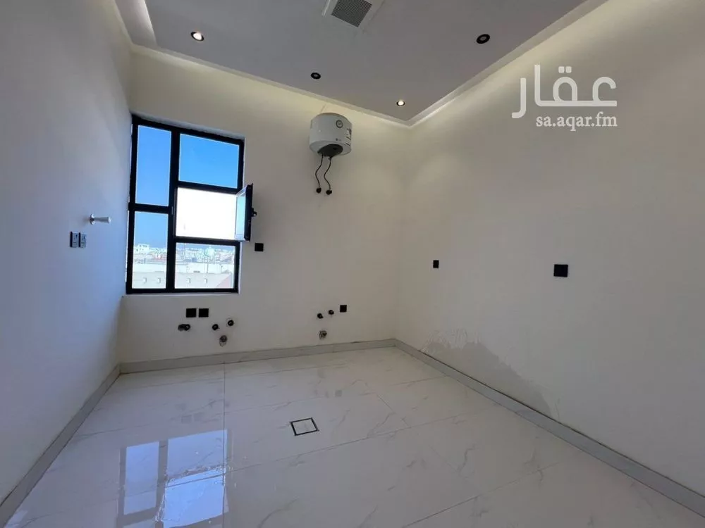 5 bedroom apartment in Dhahrat Namar, Riyadh 17