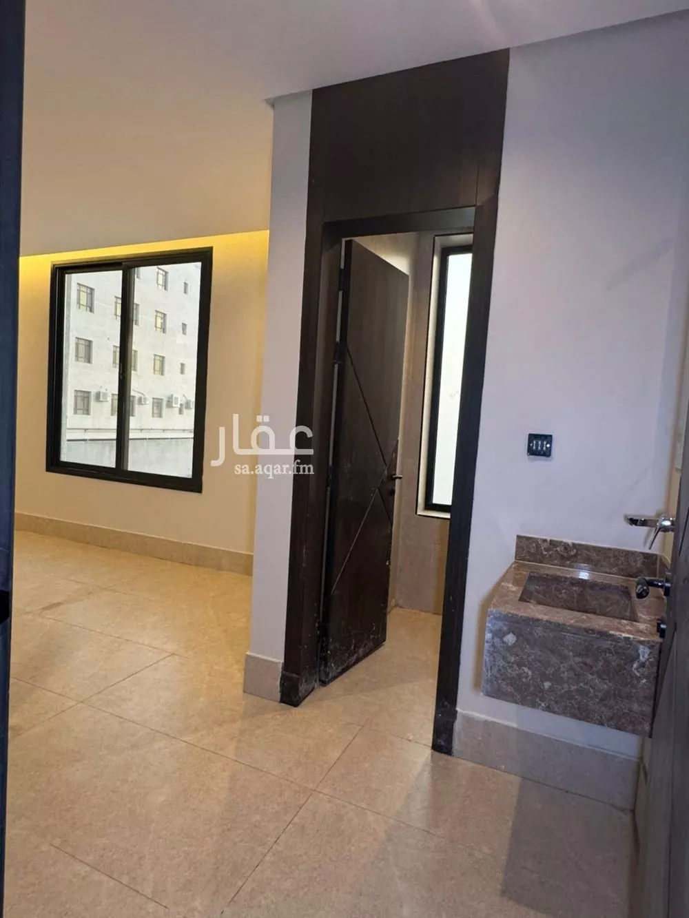 شقة 4 غرف في الحمرا 5