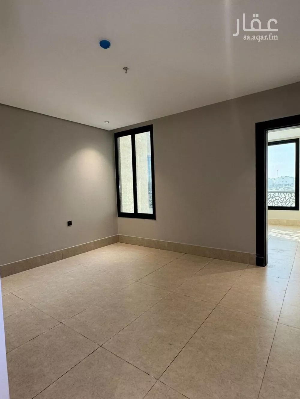 شقة 5 غرف في ضاحية الملك فهد 4