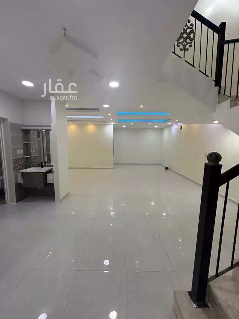 6 bedroom villa in Dahiat King Fahd 4