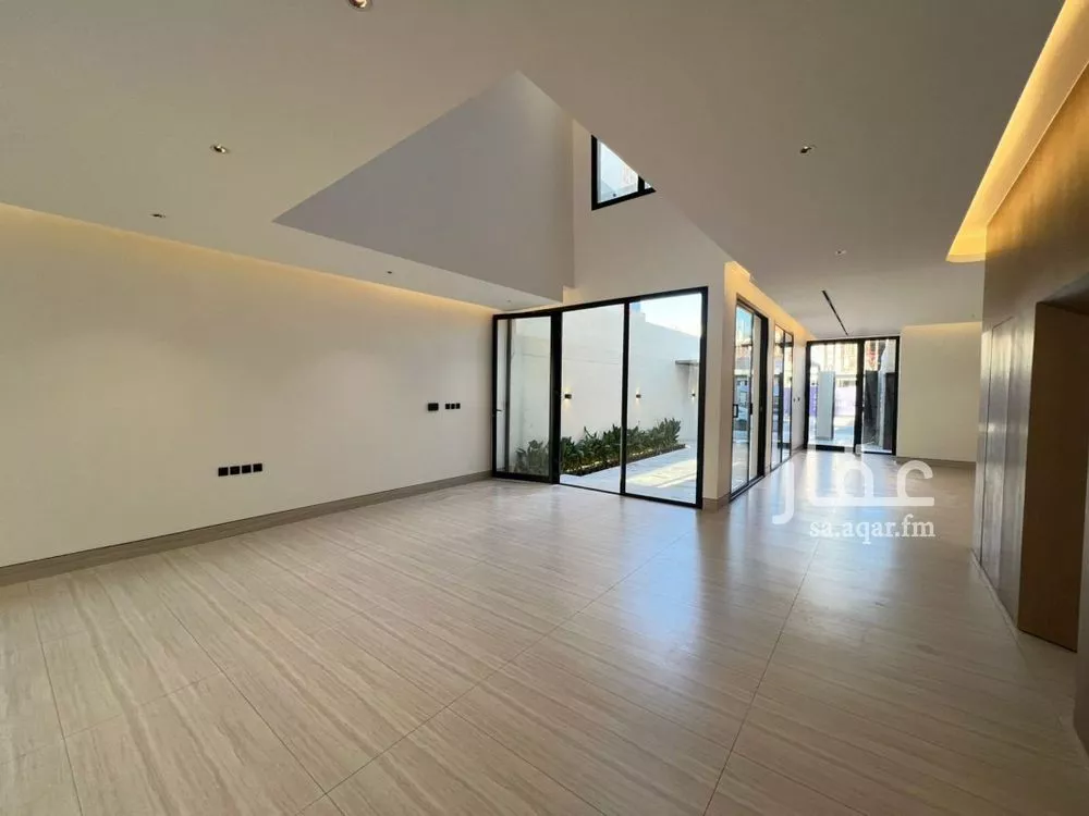 6 bedroom villa in Al Narjis 3