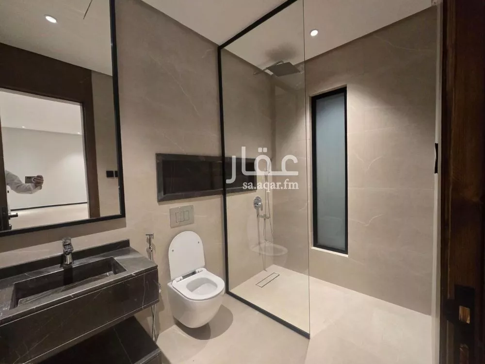 فيلا 6 غرف في العارض 4