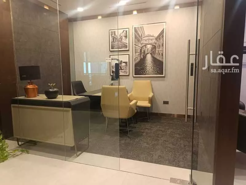 مكتب 299 م² في الشاطئ 5