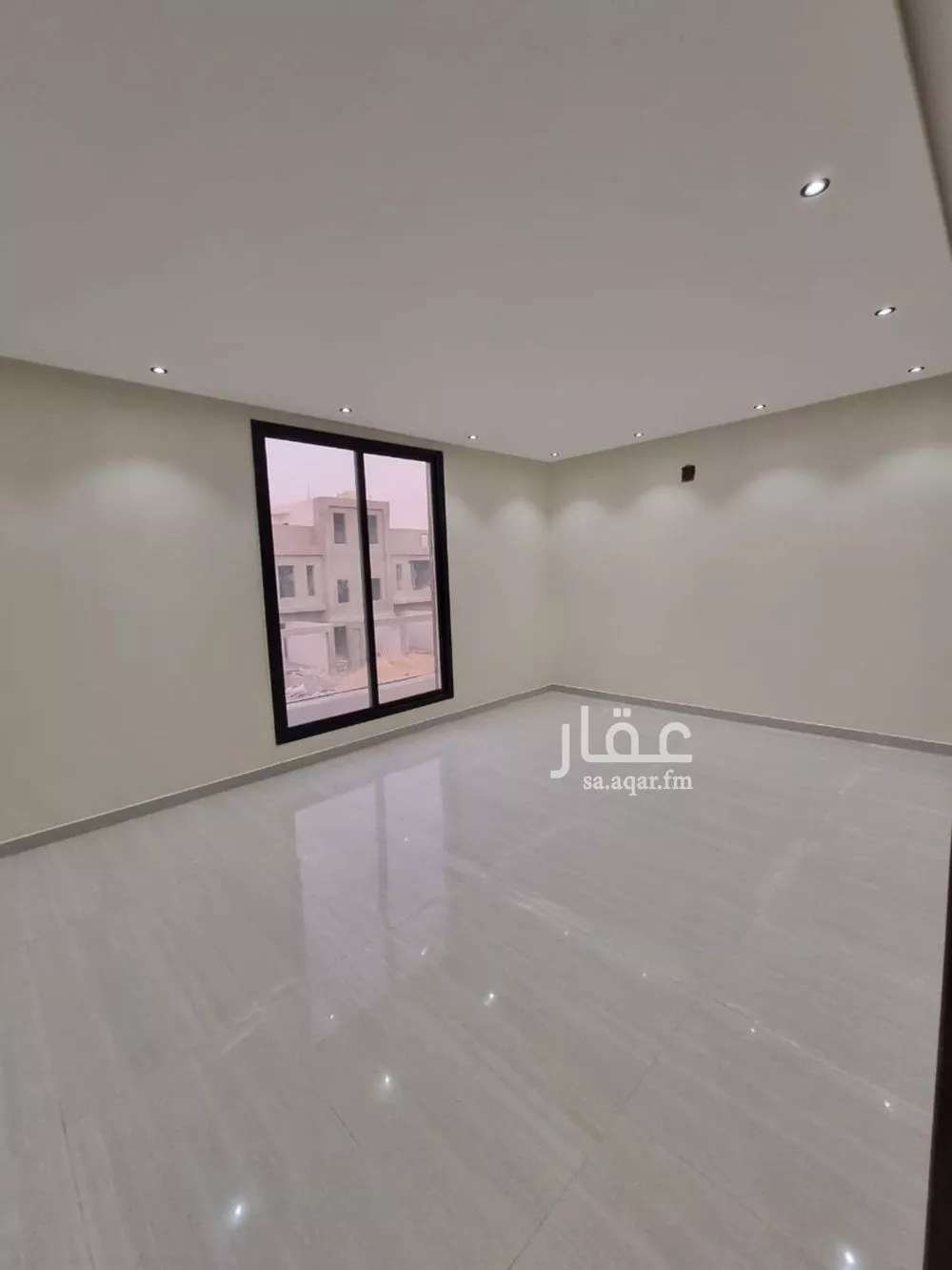 فيلا 6 غرف في عكاظ 3