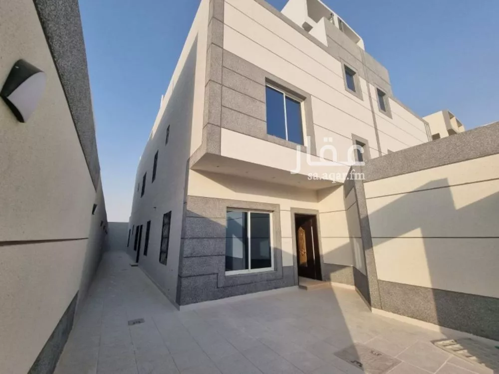 5 bedroom floor in Badr 1